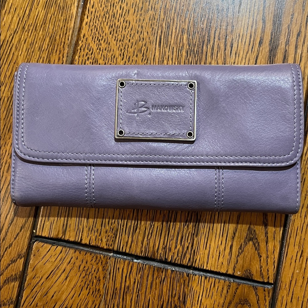 B. Makowsky Lavender Large Leather Full Sized Wallet
